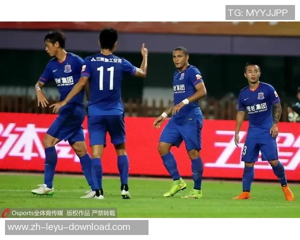 申花与申鑫激战正酣直播盛况回顾精彩瞬间尽在其中